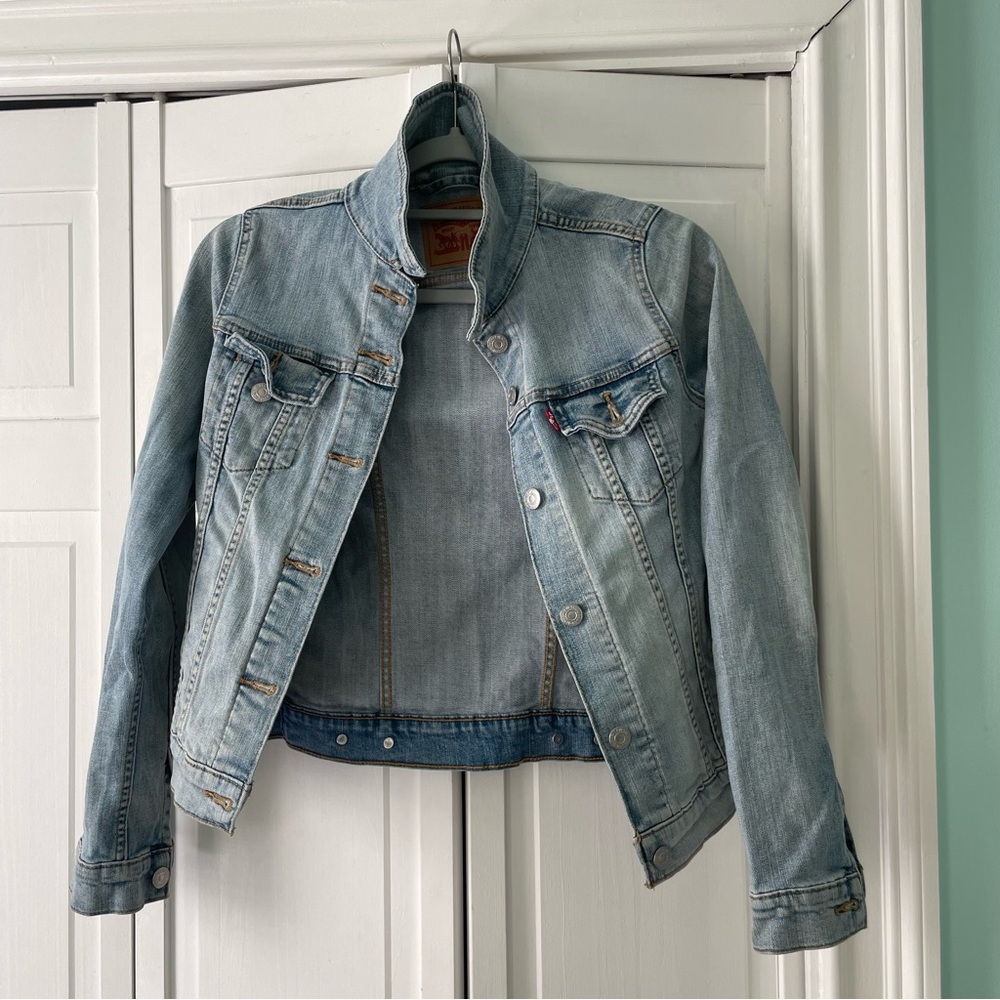 Levi's Blue Jean Jacket Classic Light Wash